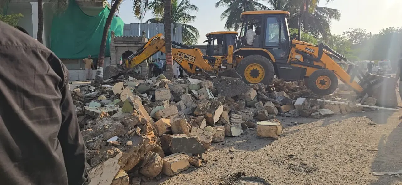 Why Are Bulldozers Targeting Illegal Encroachments in Gujarat?
