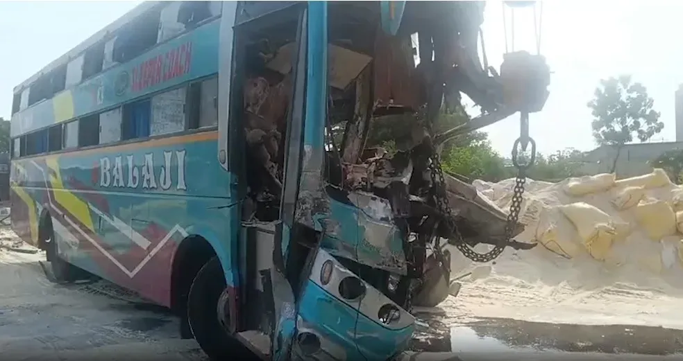 Gujarat bus crash kills 7 on Vadodara-Jarod Road; Amit Shah condoles