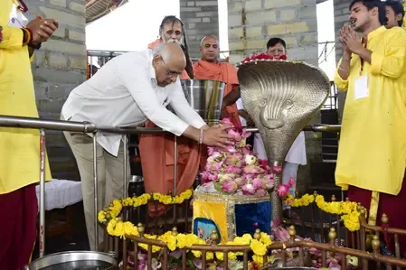 गुजरात : सीएम भूपेंद्र पटेल ने प्राचीन तीर्थक्षेत्र स्तंभेश्वर महादेव का किया दर्शन-पूजन 