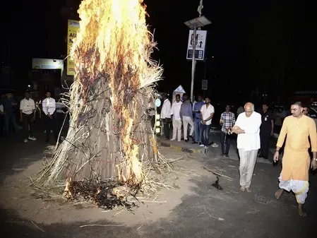 Gujarat's CM Celebrates Eco-Friendly 'Vedic Holi' in Ahmedabad