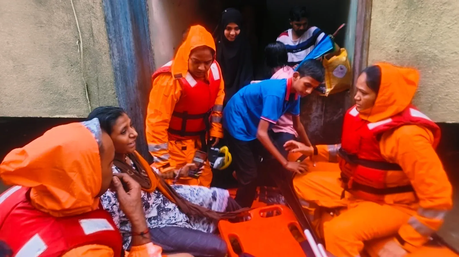 Gujarat CMO salutes 6th NDRF women team's Surat flood rescue
