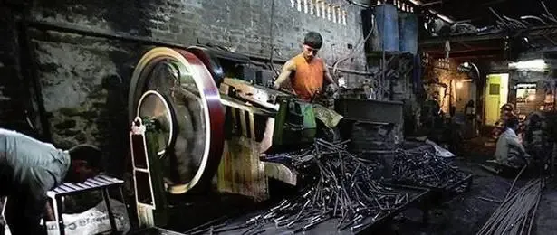 How has Gujarat disbursed Rs 7,864 crore to MSMEs in five years and topped in ZED certification?