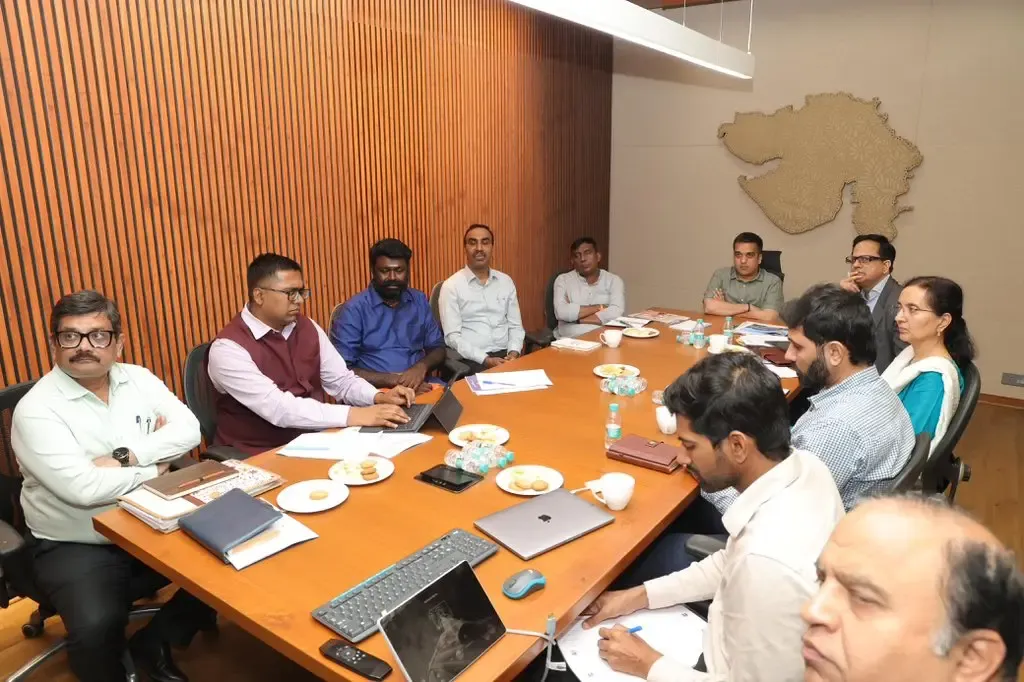 Did Gujarat's Dy CM Just Inaugurate a New Multi-Purpose Indoor Hall in Palanpur?