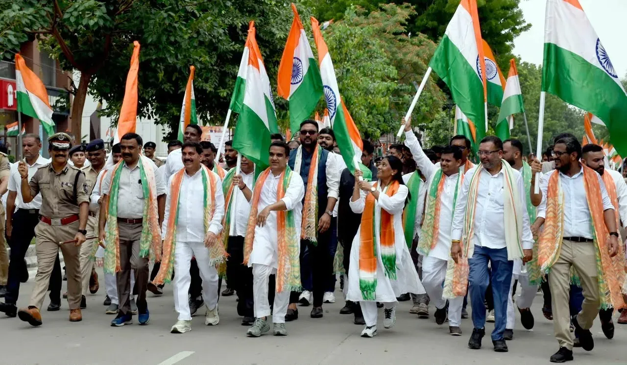 Tiranga Yatra in Anand: Harsh Sanghavi leads 10,000+ ahead of Independence Day