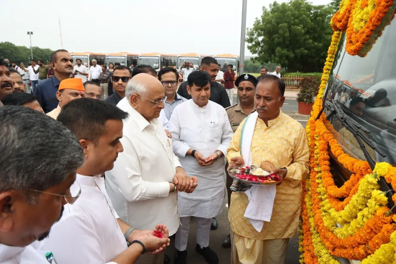 Gujarat adds 139 buses for tribal students under Birsa Munda scheme, 4,100 more to benefit
