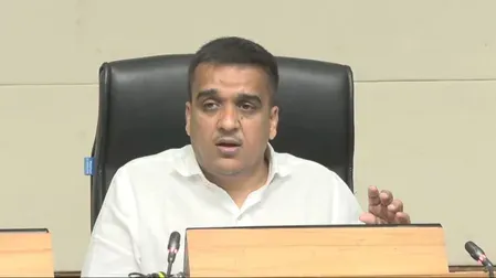 Surat flood relief: Gujarat announces ₹550 crore aid, loan interest support