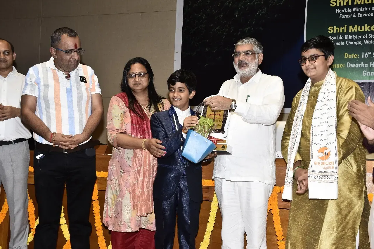 How Did the Gujarat Government Honor Environmental Champions on PM Modi's Birthday?