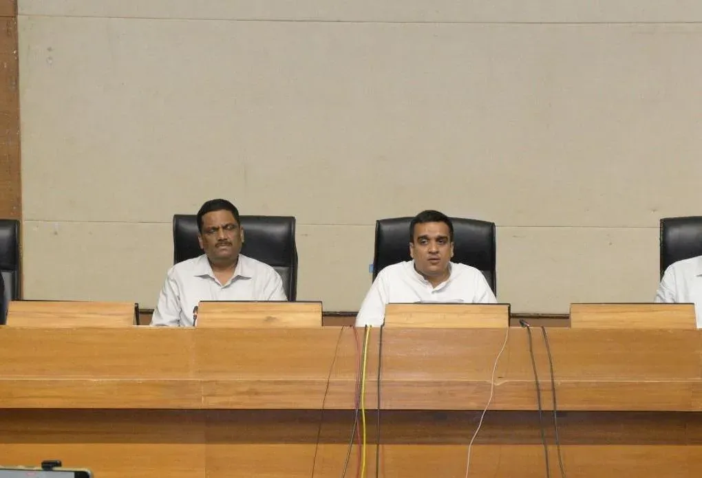 Gujarat widens migrant probe to agents, fake Aadhaar networks under Delta Hunt