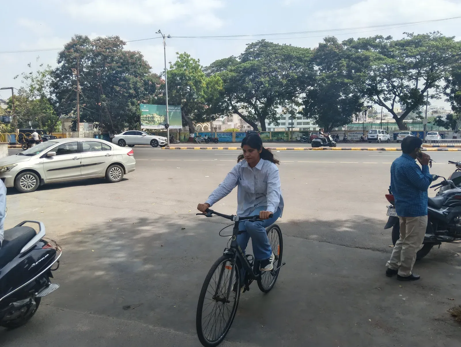 Gujarat: Jamnagar Officer Cycles to Office, Backs PM Modi's Fuel-Save Call