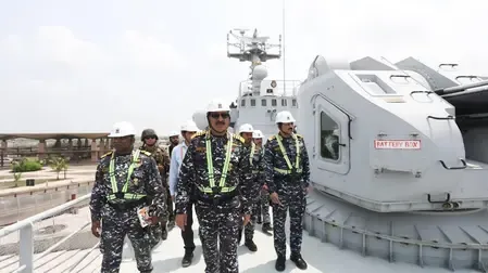 गुजरात के लोथल पहुंचे नौसेना प्रमुख, राष्ट्रीय समुद्री विरासत परिसर का किया दौरा