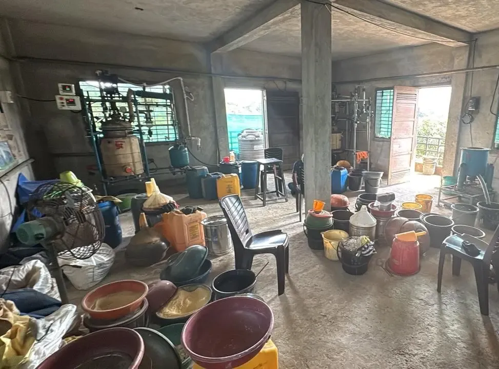 क्या गुजरात के वलसाड में ड्रग्स बनाने वाली फैक्ट्री का भंडाफोड़ हुआ है? 22 करोड़ की ड्रग्स जब्त, 4 गिरफ्तार