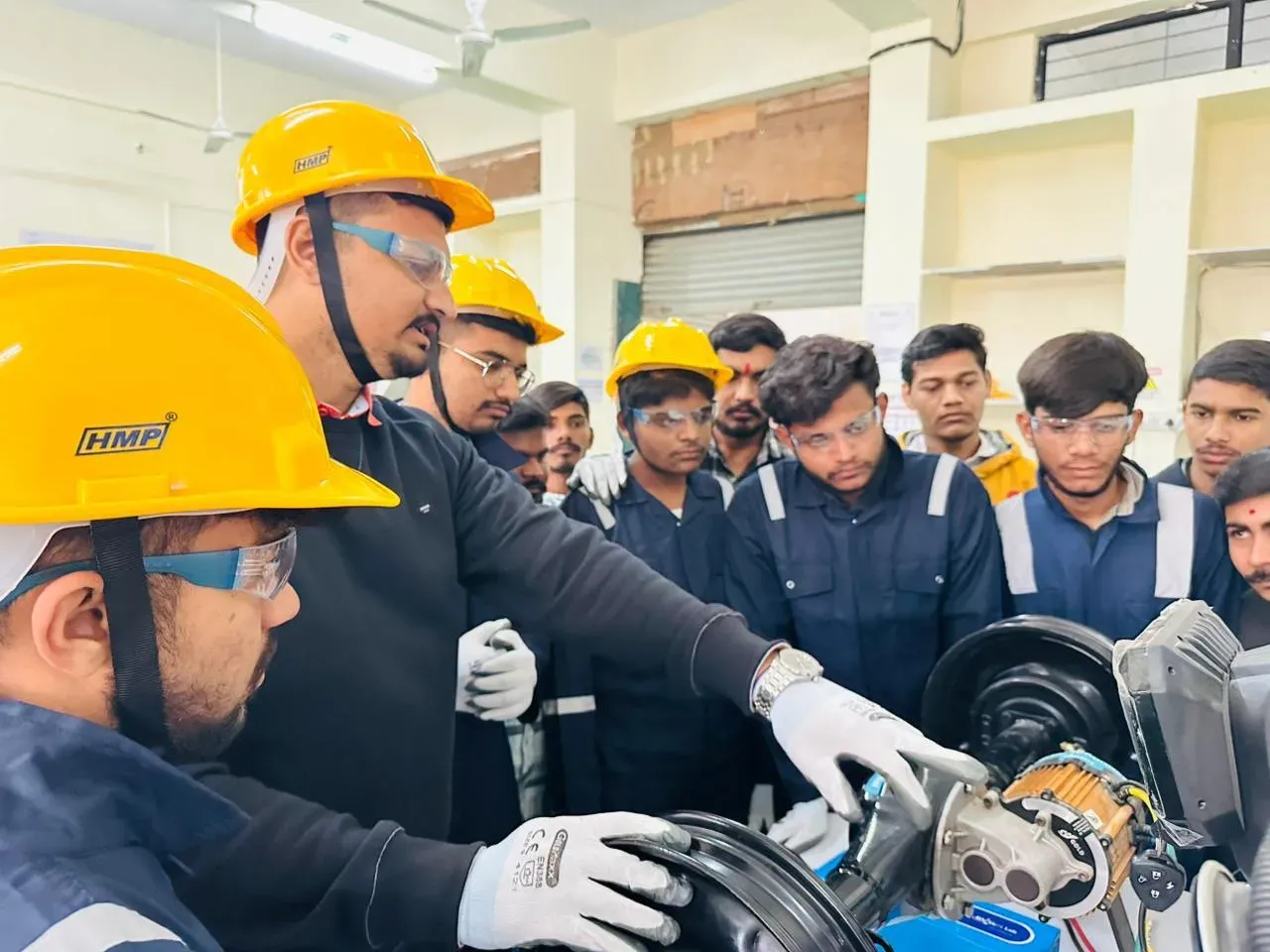 गुजरात के 73 आईटीआई में AI, EV और ड्रोन के 11 नए पाठ्यक्रम, 3,312 नई सीटें जोड़ी गईं