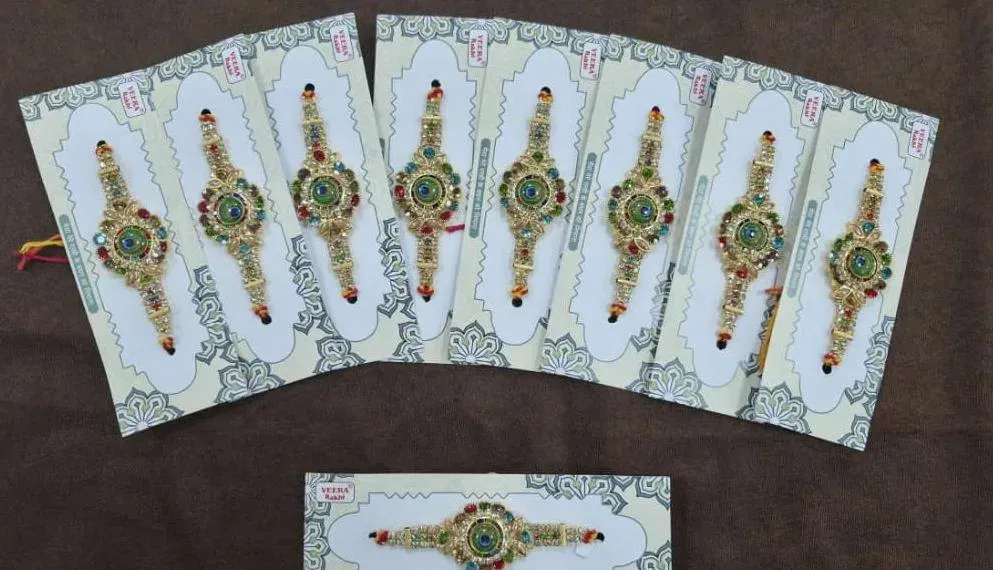 Statue of Unity: Local youth rakhis on sale at 3 Ekta Nagar spots