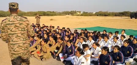 गुजरात: मांडवी में एनसीसी कैडेट्स ने भरी उड़ान, पैरासेलिंग का विशेष प्रशिक्षण, मिला एडवेंचर स्पोर्ट का अनुभव
