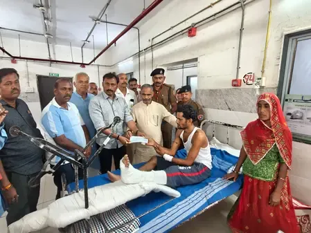 गुजरात : मुजपुर-गंभीरा पुल दुर्घटना पर सरकार संवेदनशील, पीड़ितों को 62 लाख रुपए की आर्थिक सहायता दी गई 