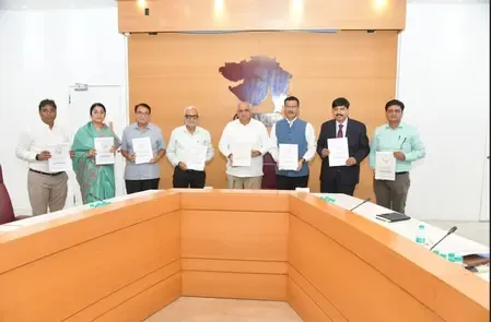 गुजरात : मुख्यमंत्री भूपेंद्र पटेल को गुजरात प्रशासनिक सुधार आयोग की पांचवीं रिपोर्ट सौंपी गई