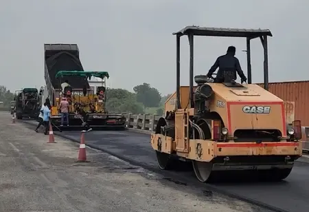 गुजरात : मुख्यमंत्री के निर्देश के बाद सड़कों की मरम्मत, स्थानीय लोगों ने जताई खुशी 