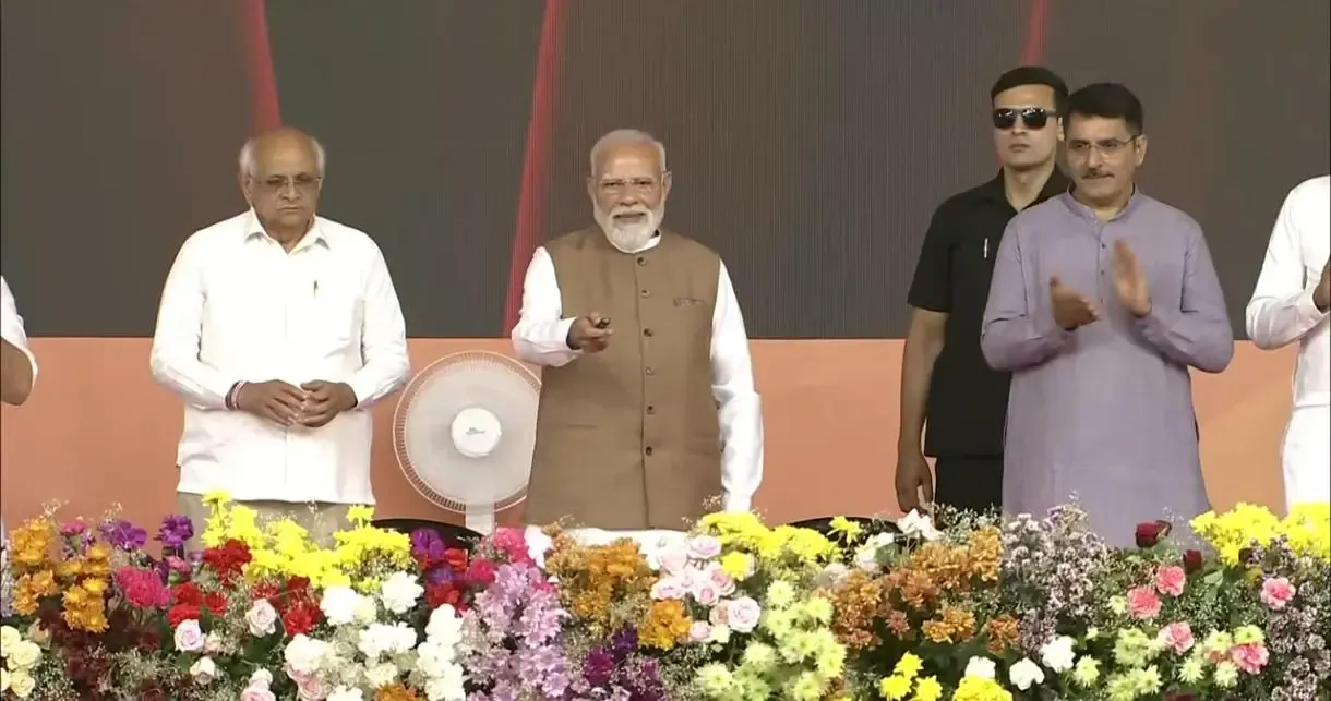 PM Modi Unveils Major ₹19,800 Crore Development Initiatives in Vav-Tharad, Gujarat