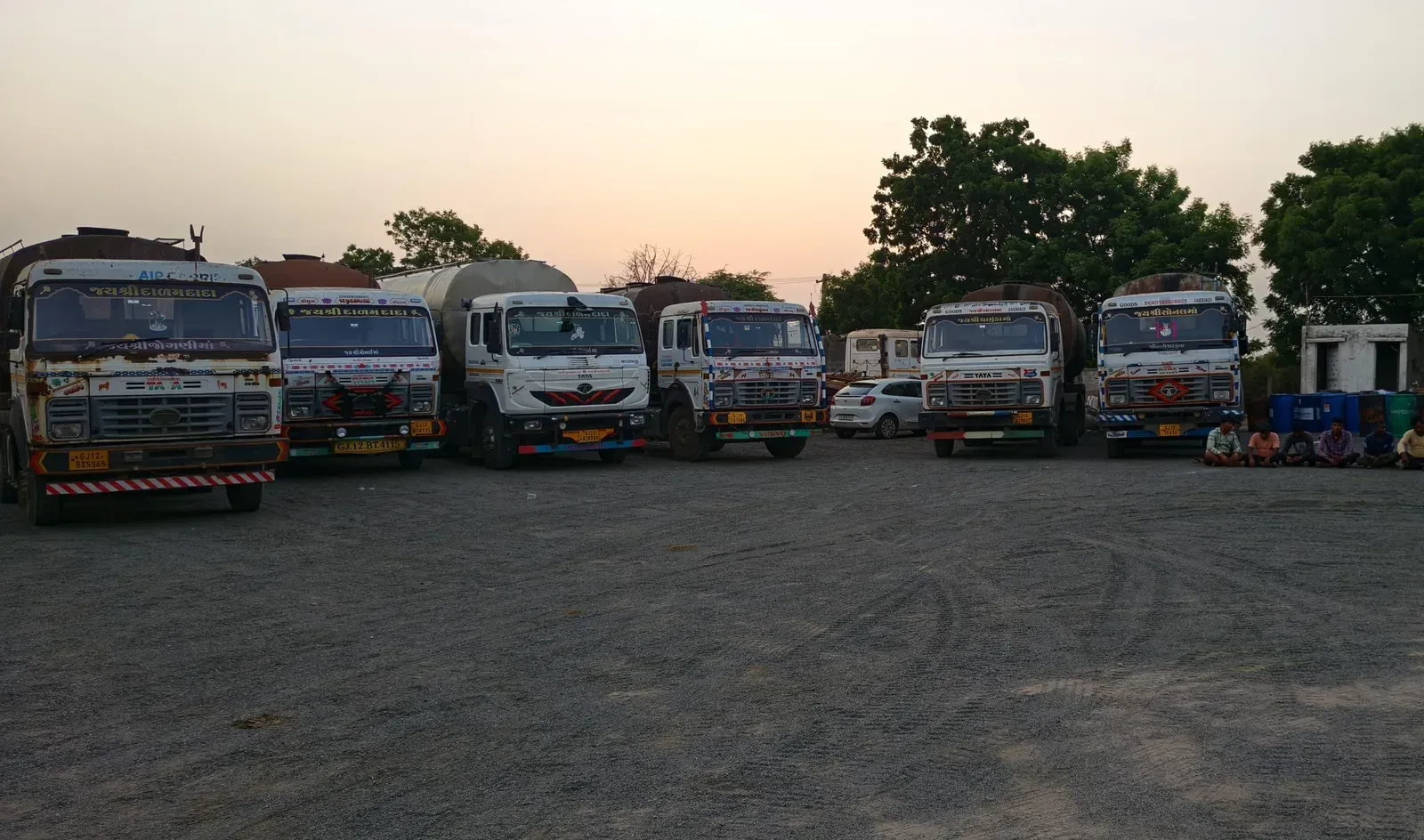 Gujarat Police seize oil, tankers worth ₹4.34 crore in Kutch; 11 arrested