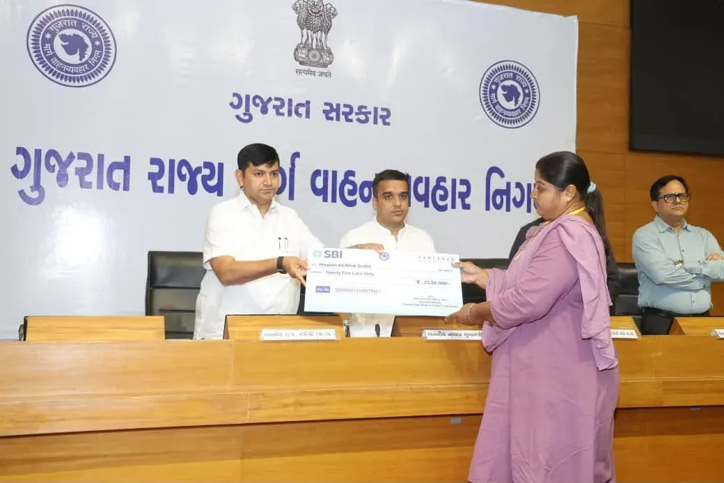 Gujarat grants ₹25 lakh each to families of 115 GSRTC 'Corona Warriors'