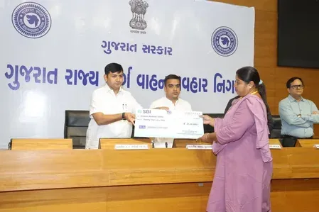 Gujarat grants ₹25 lakh each to families of 115 GSRTC 'Corona Warriors'