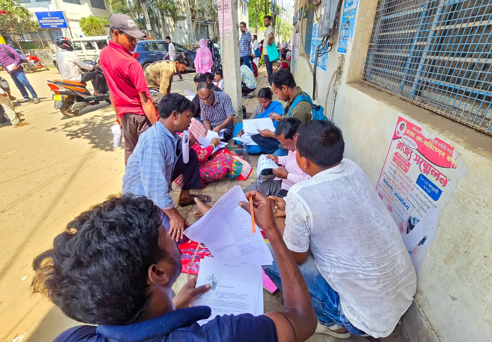 Gujarat logs 1.59 lakh voter enrolments in a day, youth lead the surge