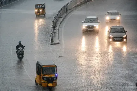 Why is Gujarat Experiencing 54% Seasonal Rainfall with Notable Regional Differences?