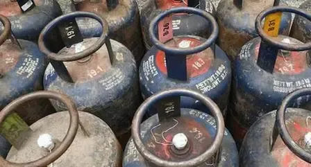 Gujarat Residents Enjoy Consistent LPG Deliveries as Government Addresses Supply Concerns