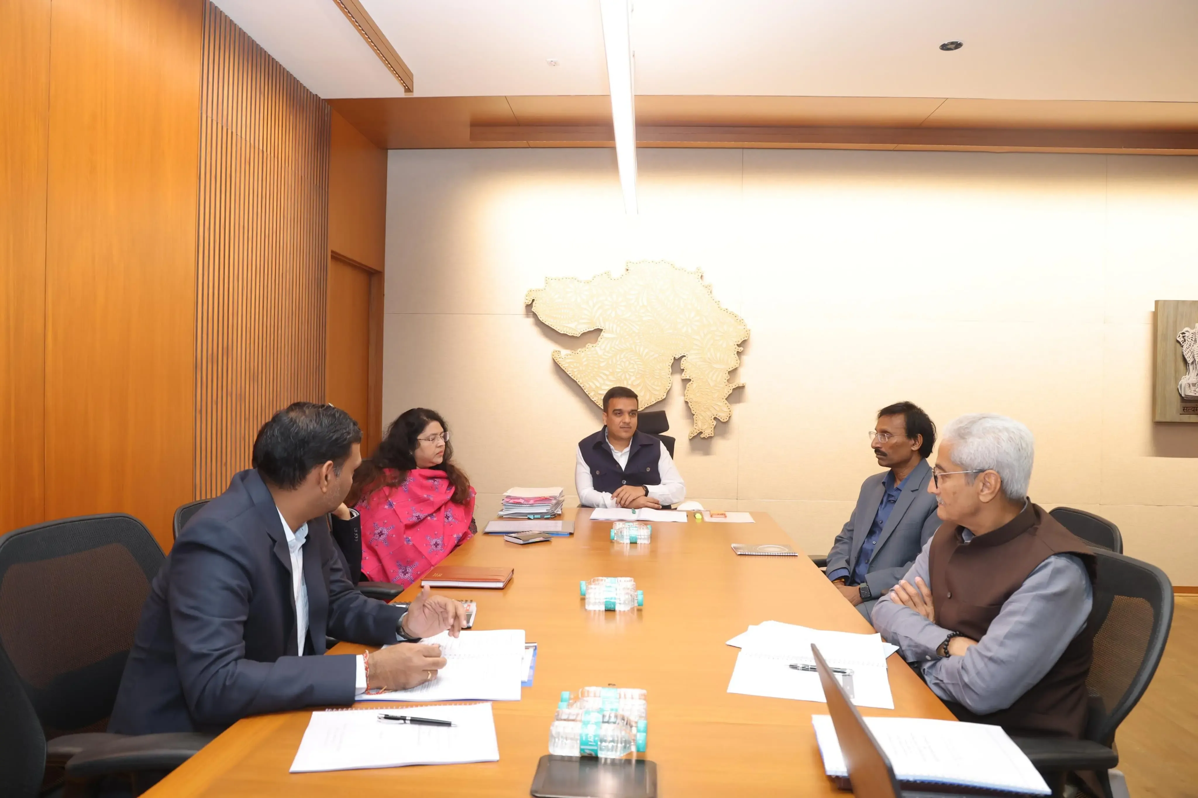 What Are the Recent Rs 1,573 Crore Investments for Industrial and Textile Development in Gujarat?