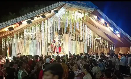गुजरात : सावरकुंडला में गणपति बने लखपति, भक्तों की उमड़ी भीड़