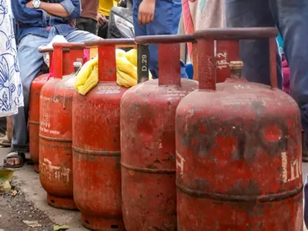 Gujarat Implements 25-Day Booking Gap for Domestic LPG Cylinders Amid West Asia Tensions