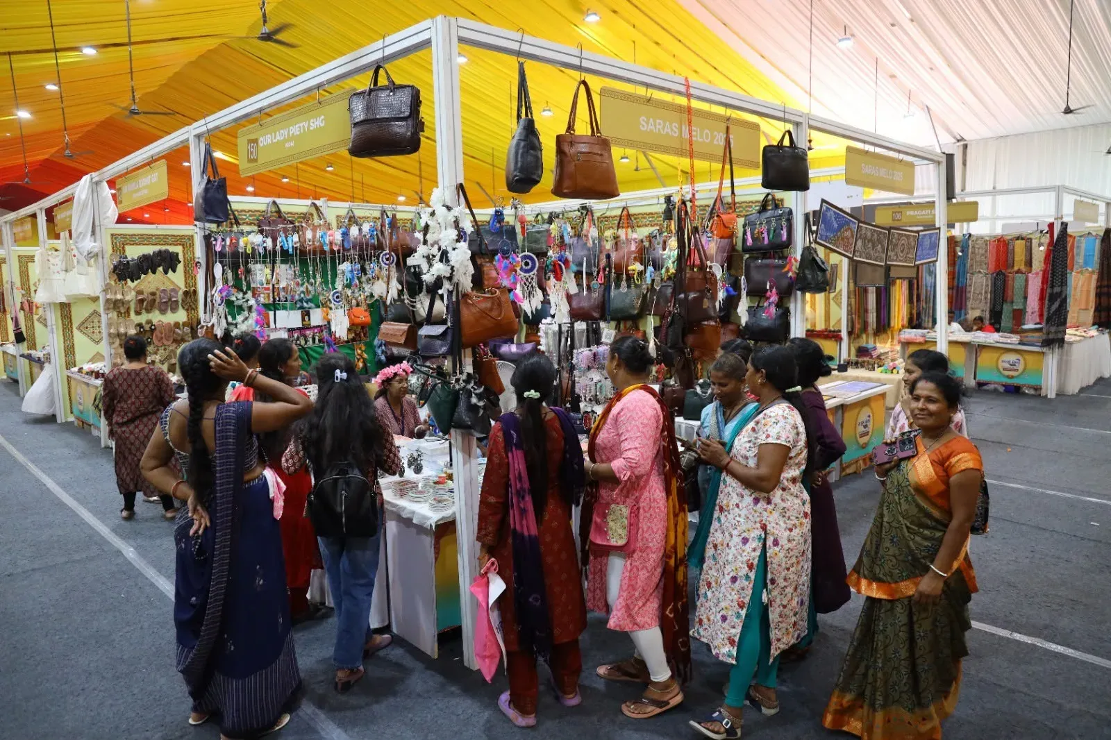 Gujarat Shravan fairs to give 195 Sakhi Mandal women direct market access