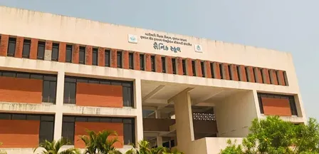 गुजरात: सूरत सैनिक स्कूल में आदिवासी बच्चों के सपनों को मिल रही नई उड़ान, कोई बनना चाहता अफसर तो कोई ओलंपियन
