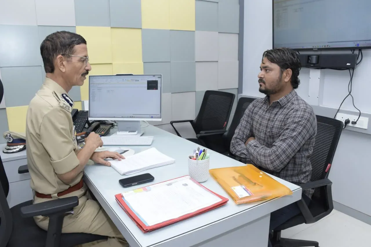 Gujarat DGP reviews citizen grievance system, eyes district-level redressal