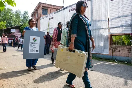 उमरेठ उपचुनाव: मतदान के बाद 306 केंद्रों की ईवीएम कड़ी सुरक्षा में स्ट्रॉन्ग रूम में सुरक्षित