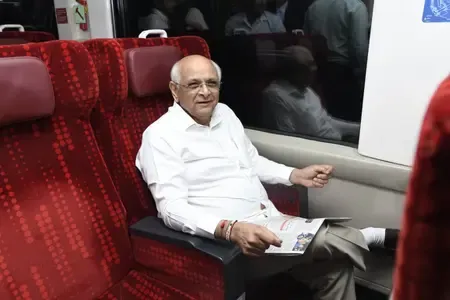 गुजरात: वलसाड में तीन दिवसीय चिंतन शिविर शुरू, 'वंदे भारत ट्रेन' से रवाना हुए सीएम भूपेंद्र पटेल 