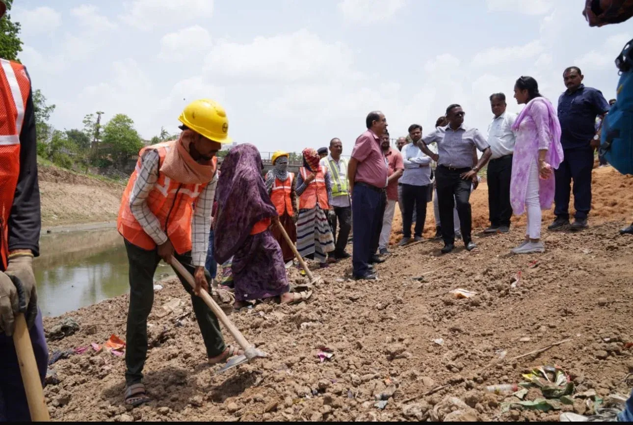 Is the Vishwamitri Riverfront Project Ready Before the Monsoon?