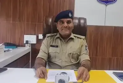 गुजरात: IIFL समस्ता फाइनेंस कर्मचारी पर 32 जीवित लोगों के फर्जी डेथ सर्टिफिकेट से ₹12 लाख की धोखाधड़ी का आरोप