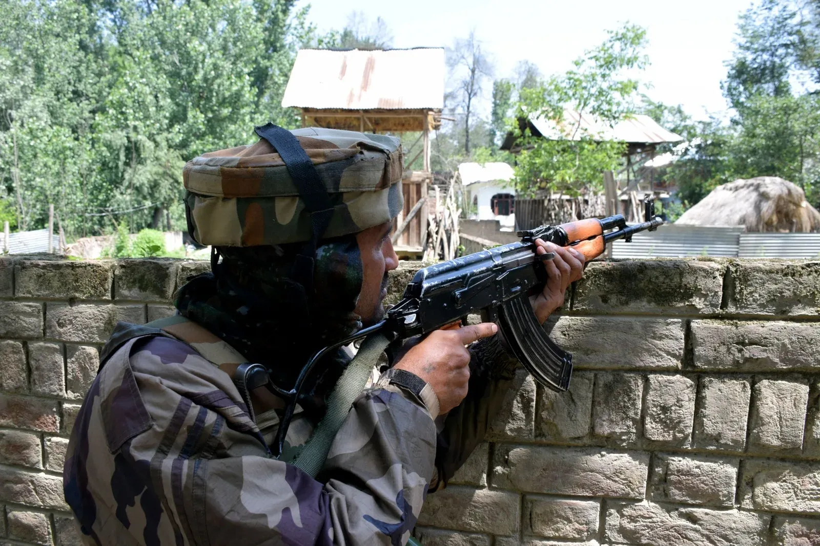 Rajouri Encounter: 2-3 Pakistani terrorists trapped in Dorimal forest gunfight