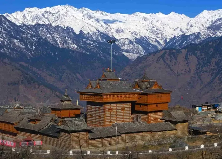 क्या गुप्त नवरात्रि में मां तारा का अद्भुत मंदिर 7,200 फीट ऊंचाई पर है?