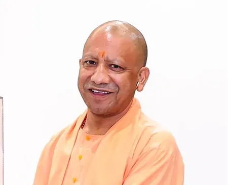 गुरु केवल शिक्षा नहीं, जीवन को दिशा भी देते हैं, गुरुजनों के आदर्शों को जीवन में उतारें : योगी आदित्यनाथ