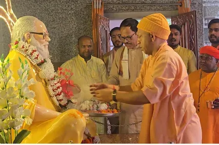 गुरु पूर्णिमा महोत्सव : सीएम योगी ने किया महायोगी गोरखनाथ का विशिष्ट पूजन