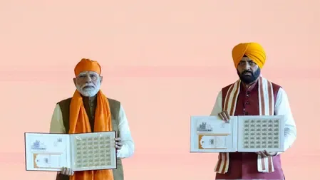 गुरु तेग बहादुर जी के सम्मान में विशेष सिक्का और स्मारक डाक टिकट जारी कर गौरवान्वित हूं: पीएम मोदी