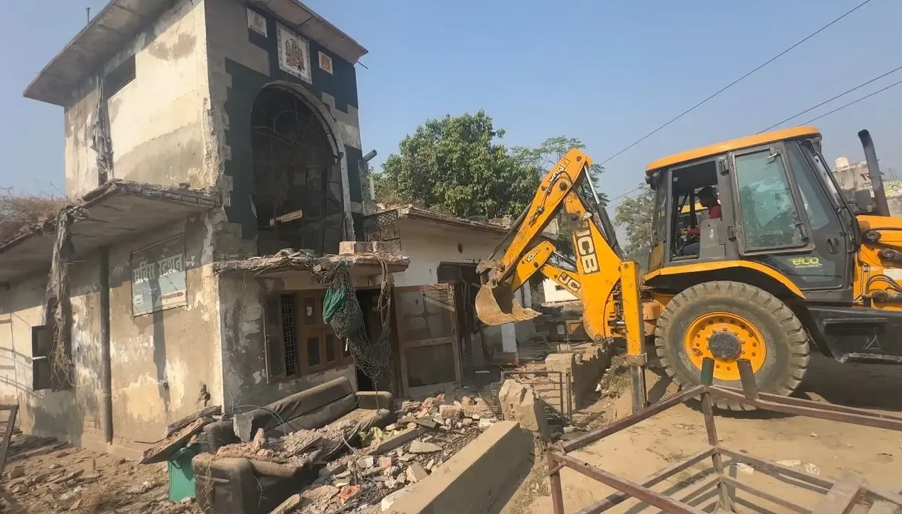 Gurugram: GMDA Executes Anti-Encroachment Operation on SPR Road