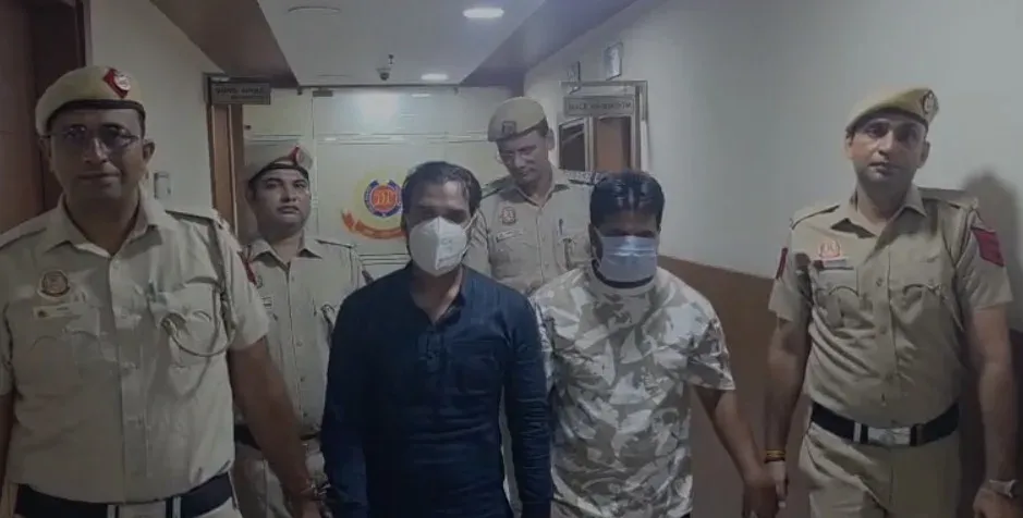 ग्वालियर सेंट्रल जेल अधीक्षक को व्हाट्सएप से ब्लैकमेल, निलंबित प्रहरी व पूर्व कैदी पर शक