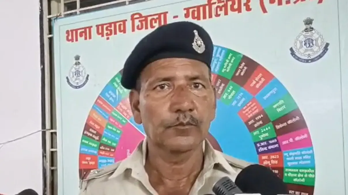 क्या ग्वालियर में नाबालिग ने ट्रैफिक पुलिसकर्मी को कार के बोनट पर घुमाया?