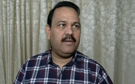 एच-1 बी वीजा शुल्क बढ़ाने पर सांसद मनोज कुमार बोले, 'अपने लिए कुआं खोद रहे ट्रंप'