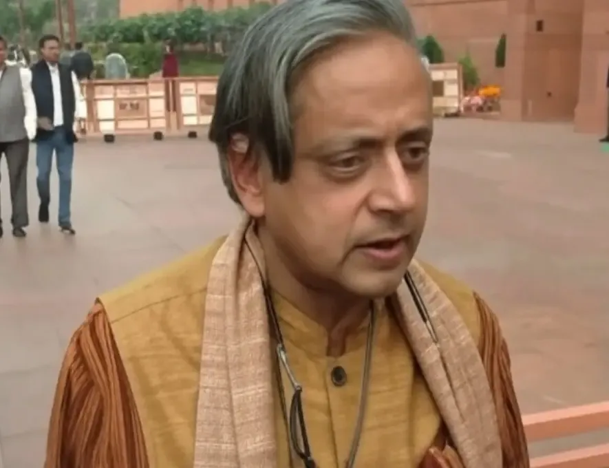 क्या कांग्रेस सांसद शशि थरूर ने रूसी राष्ट्रपति पुतिन के रात्रिभोज का निमंत्रण स्वीकार किया?