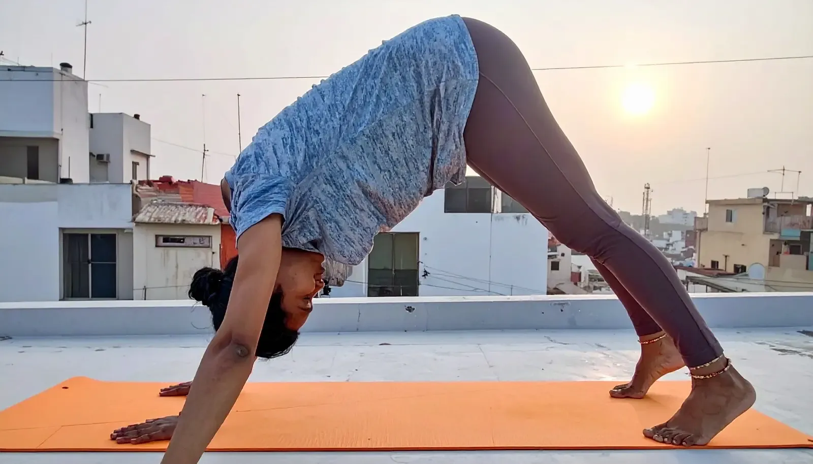 पर्वतासन: हड्डियों से मानसिक शांति तक, आयुष मंत्रालय ने बताए इस एक योगासन के चमत्कारी फायदे