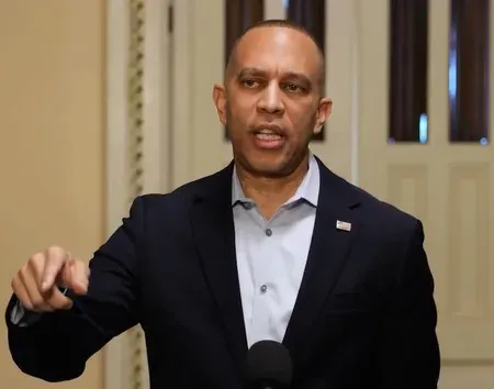 Hakeem Jeffries slams Trump on living costs, Iran war, reconciliation bill